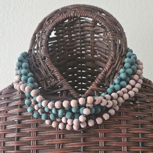 Elegant Beaded Necklace in Pink and Green